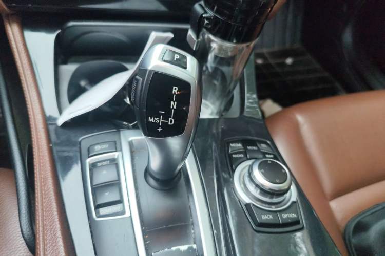 Used BMW 5 Series 2014 520Li Elegant Model Gear Lever