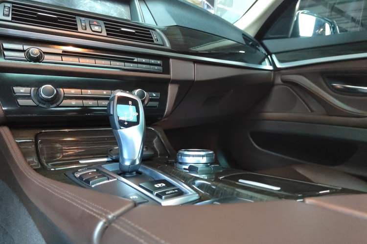 Used BMW 5 Series 2014 525Li Luxury Design Package Gear Lever