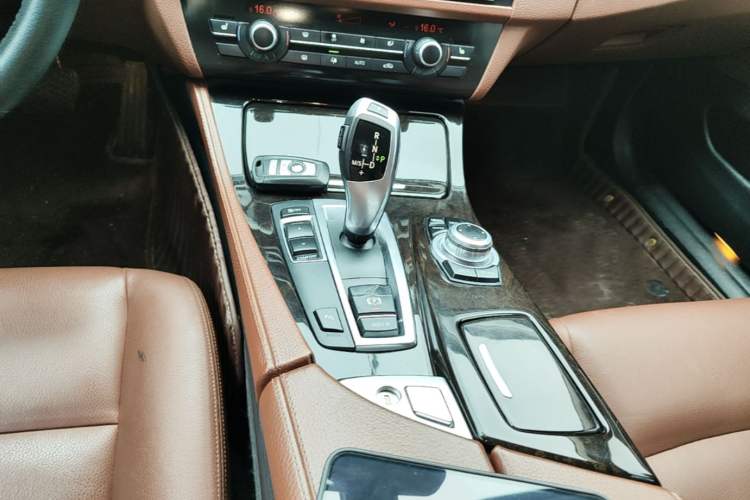 Used BMW 5 Series 2014 525Li Leading Model Gear Lever