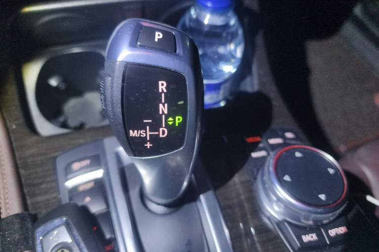 Used BMW 5 Series 2014 525Li Luxury Design Package Gear Lever