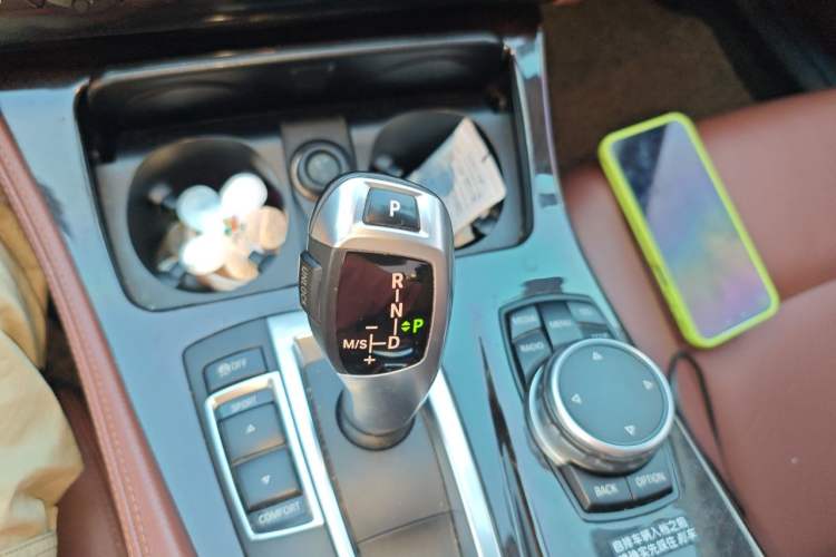 Used BMW 5 Series 2014 528Li xDrive Premium Edition Gear Lever