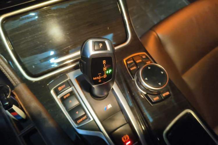 Used BMW 5 Series 2014 525Li Luxury Design Package Gear Lever