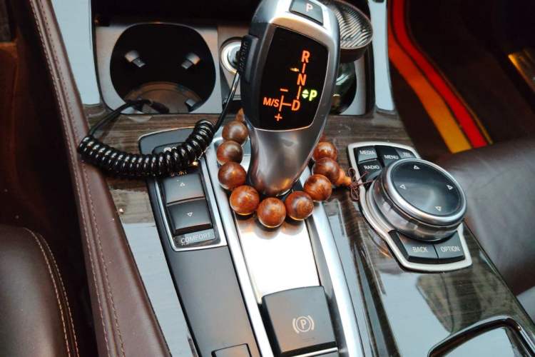 Used BMW 5 Series 2014 525Li Luxury Design Package Gear Lever