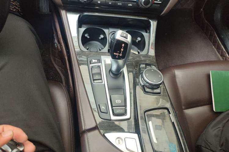 Used BMW 5 Series 2014 525Li Luxury Design Package Gear Lever