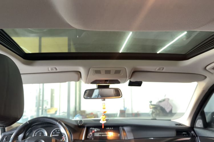 Used BMW 5 Series 2014 525Li Luxury Design Package Headliner