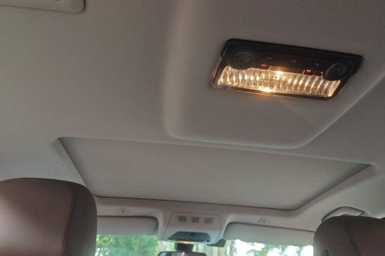 Used BMW 5 Series 2014 525Li Leading Model Headliner