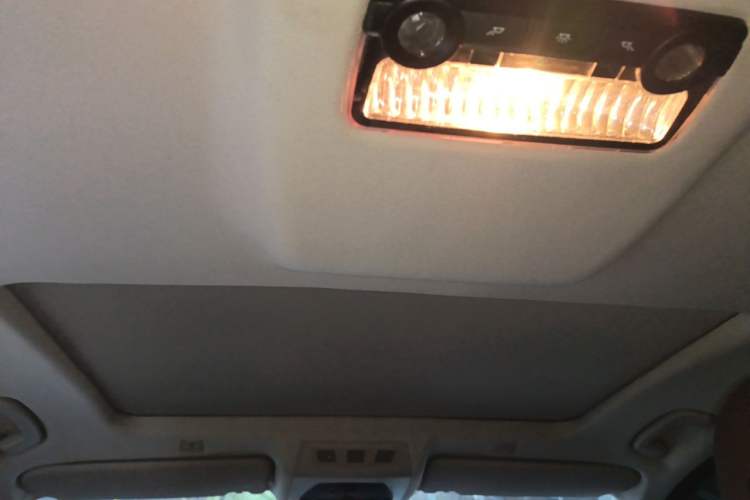 Used BMW 5 Series 2014 530Li Leading Model Headliner