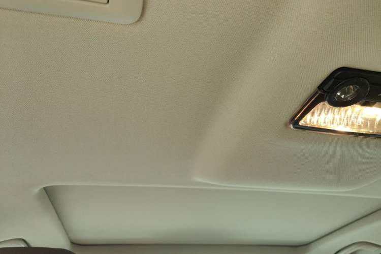 Used BMW 5 Series 2014 535Li Leading Model Headliner