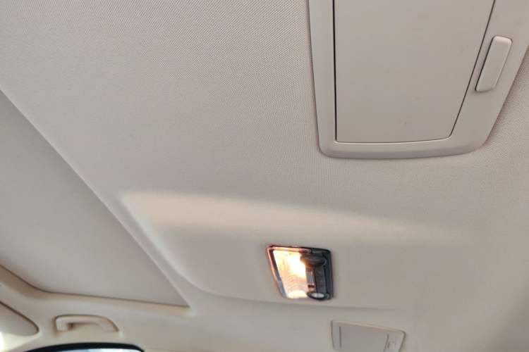 Used BMW 5 Series 2014 525Li Leading Model Headliner