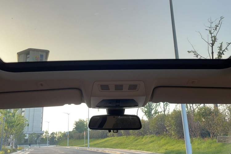 Used BMW 5 Series 2014 525Li Luxury Design Package Headliner