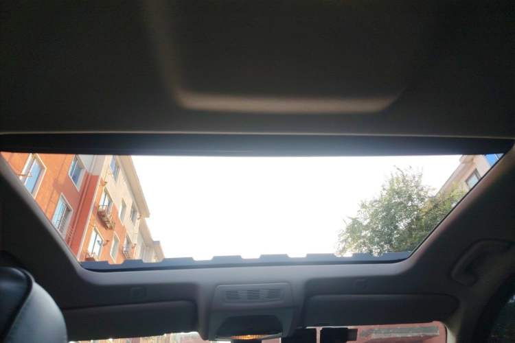 Used BMW 5 Series 2014 525Li Leading Model Headliner