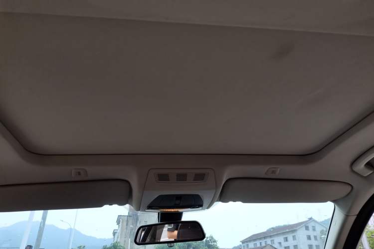 Used BMW 5 Series 2014 525Li Leading Model Headliner