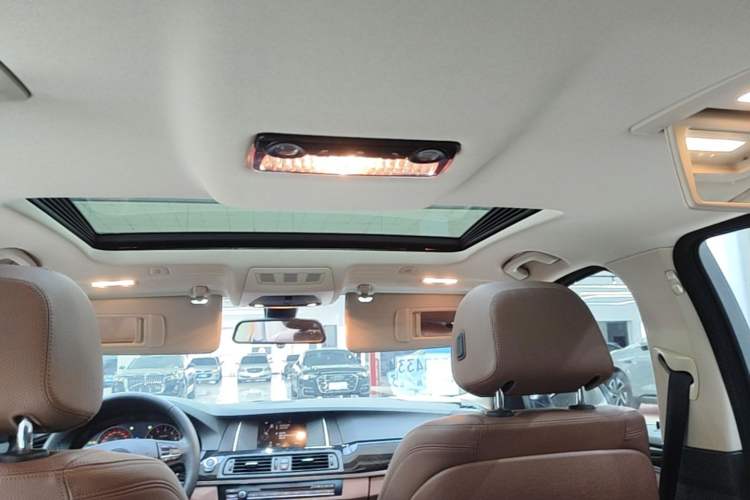 Used BMW 5 Series 2014 525Li Leading Model Headliner