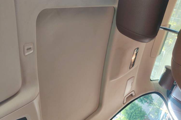 Used BMW 5 Series 2014 528Li Leading Model Headliner
