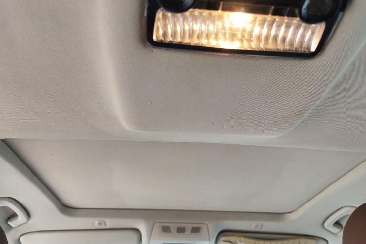 Used BMW 5 Series 2014 525Li Leading Model Headliner