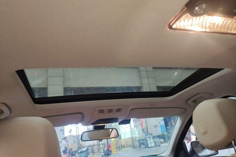 Used BMW 5 Series 2014 528Li xDrive Premium Edition Headliner