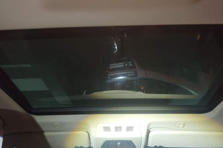 Used BMW 5 Series 2014 525Li Leading Model Headliner