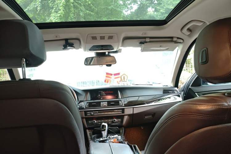 Used BMW 5 Series 2014 525Li Luxury Design Package Headliner