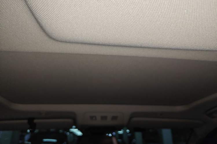 Used BMW 5 Series 2014 525Li Luxury Design Package Headliner