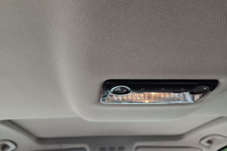 Used BMW 5 Series 2014 525Li Luxury Design Package Headliner