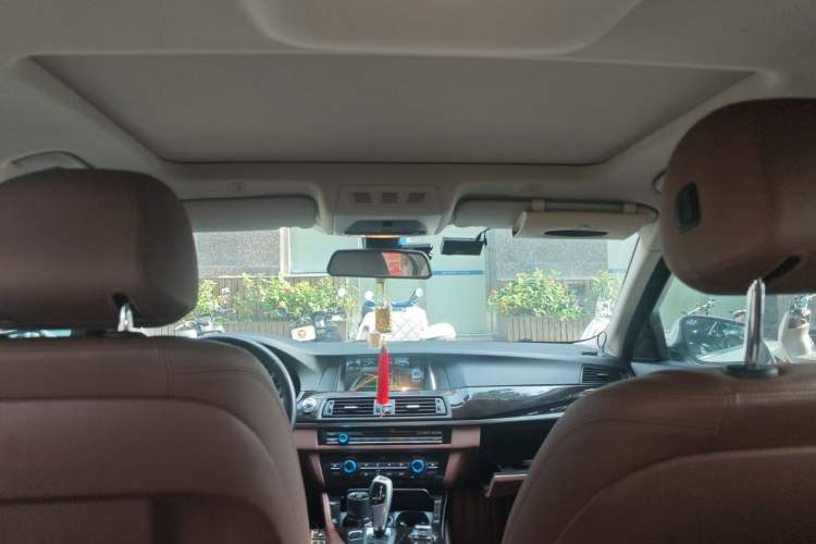 Used BMW 5 Series 2014 525Li Leading Model Headliner