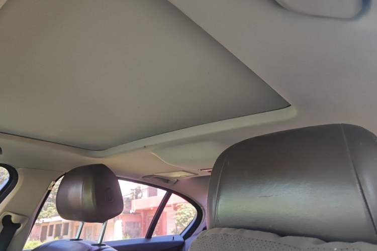 Used BMW 5 Series 2014 525Li Luxury Design Package Headliner