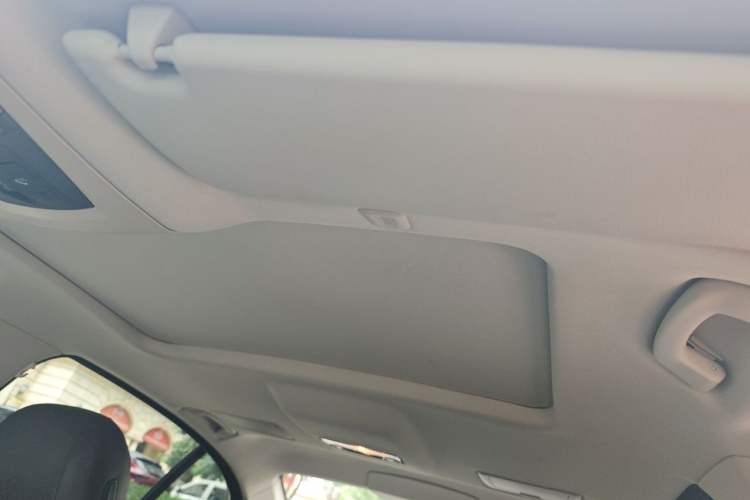 Used BMW 5 Series 2014 525Li Luxury Design Package Headliner