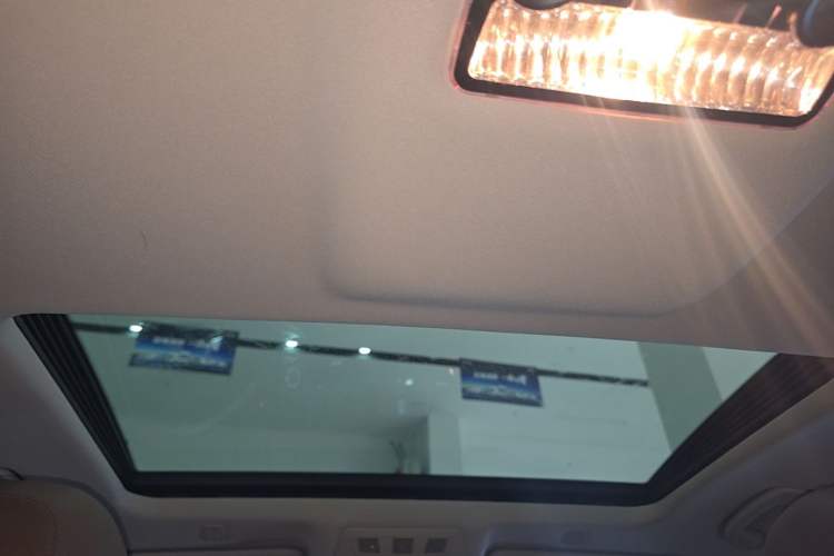 Used BMW 5 Series 2014 525Li Leading Model Headliner