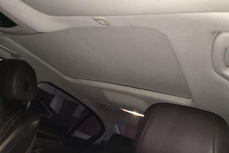 Used BMW 5 Series 2014 525Li Luxury Design Package Headliner