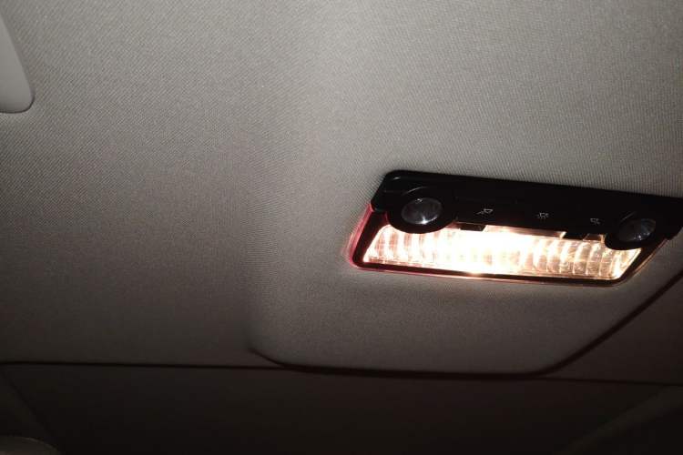 Used BMW 5 Series 2014 525Li Luxury Design Package Headliner