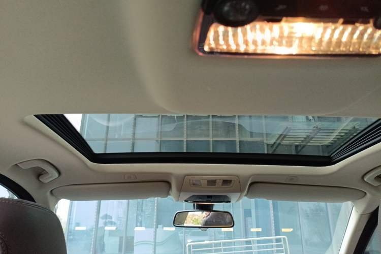 Used BMW 5 Series 2014 525Li Luxury Design Package Headliner