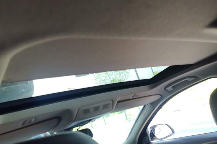 Used BMW 5 Series 2014 525Li Luxury Design Package Headliner