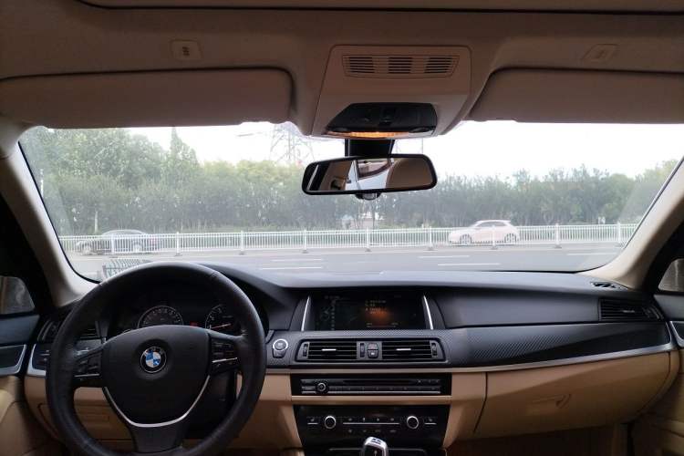 Used BMW 5 Series 2014 525Li Luxury Design Package Headliner