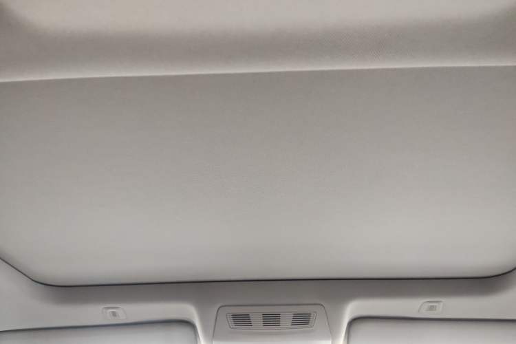 Used BMW 5 Series 2014 525Li Luxury Design Package Headliner