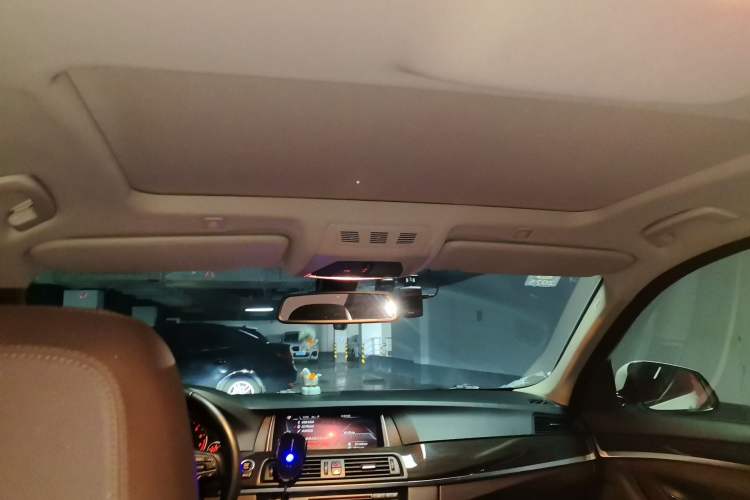 Used BMW 5 Series 2014 525Li Luxury Design Package Headliner