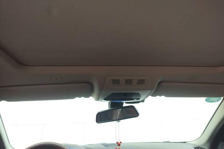 Used BMW 5 Series 2014 525Li Luxury Design Package Headliner