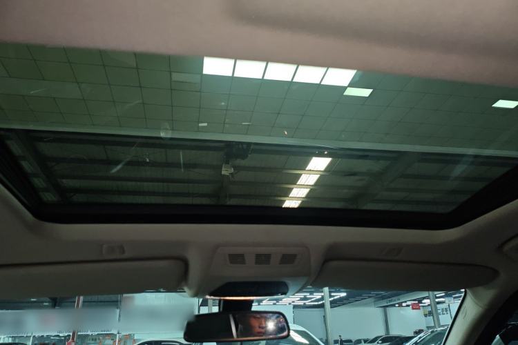 Used BMW 5 Series 2014 525Li Luxury Design Package Headliner