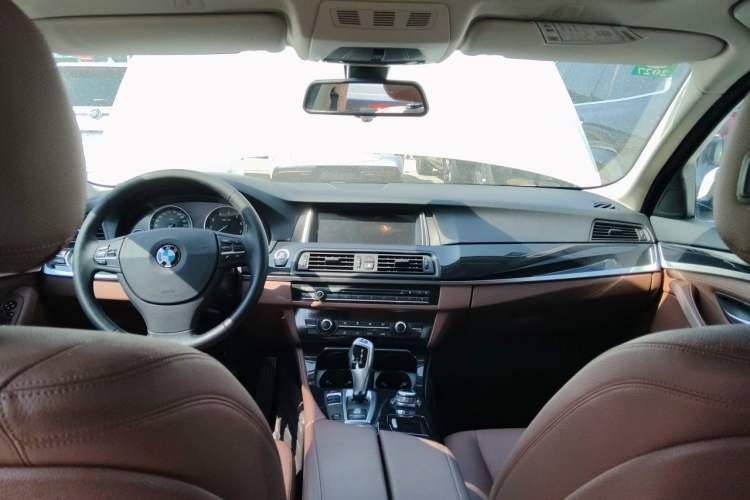 Used BMW 5 Series 2014 520i Elegant Edition Headliner