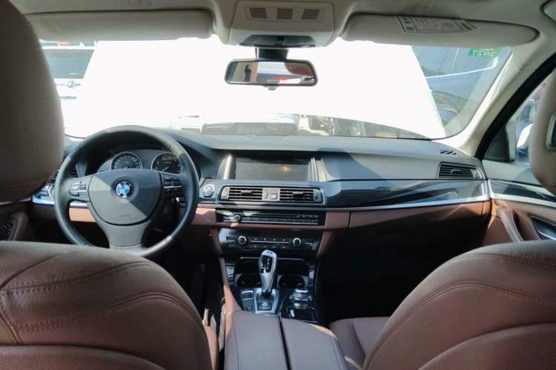 Used BMW 5 Series 2014 520i Elegant Edition Headliner