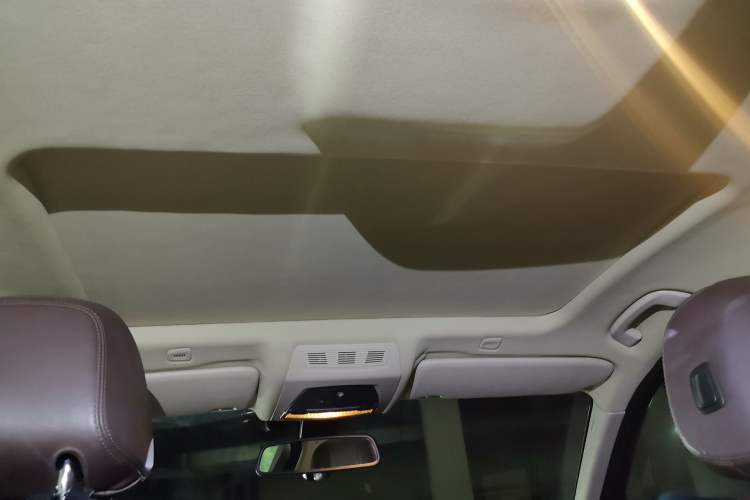 Used BMW 5 Series 2014 525Li Luxury Design Package Headliner