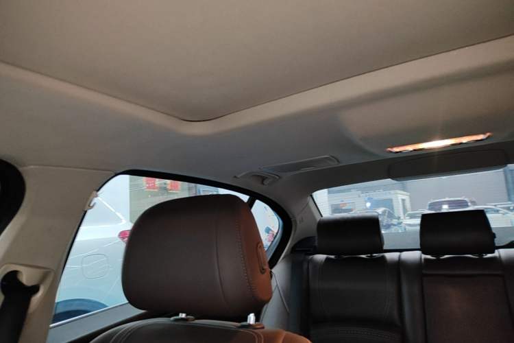 Used BMW 5 Series 2014 525Li Luxury Design Package Headliner