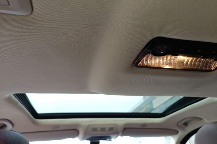 Used BMW 5 Series 2014 520Li Elegant Model Headliner