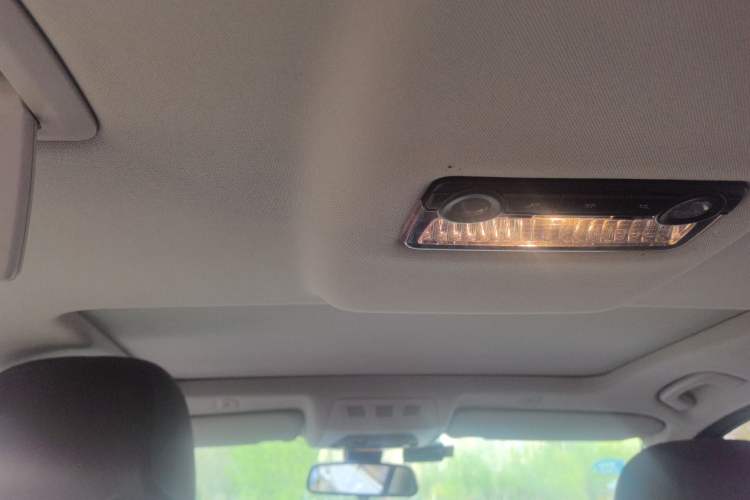 Used BMW 5 Series 2014 525Li Luxury Design Package Headliner