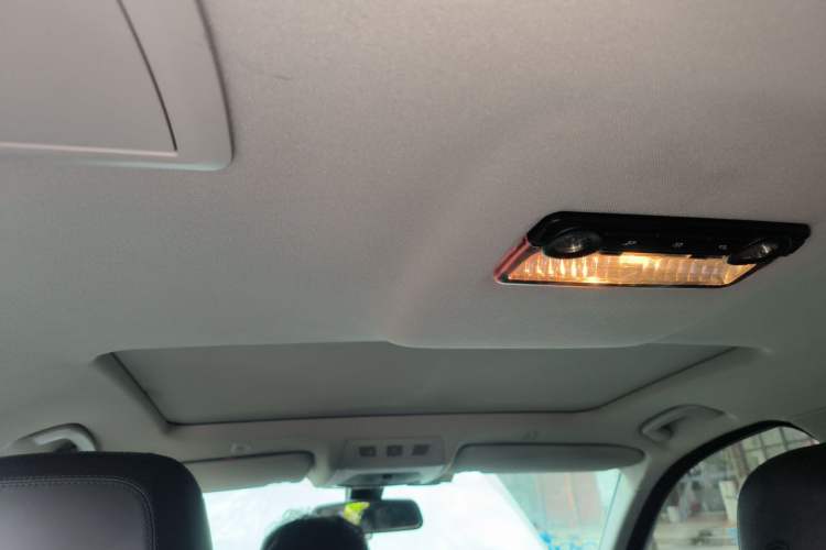 Used BMW 5 Series 2014 525Li Luxury Design Package Headliner