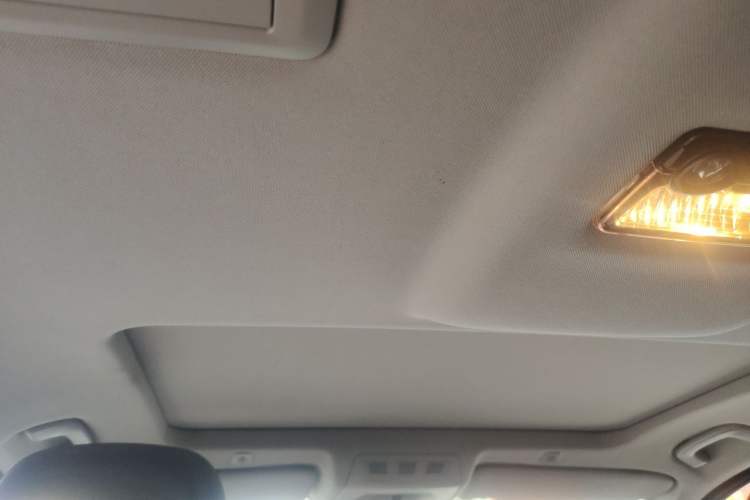 Used BMW 5 Series 2014 528Li Leading Model Headliner
