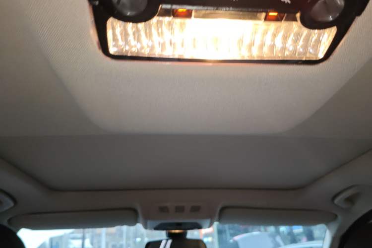 Used BMW 5 Series 2014 525Li Luxury Design Package Headliner