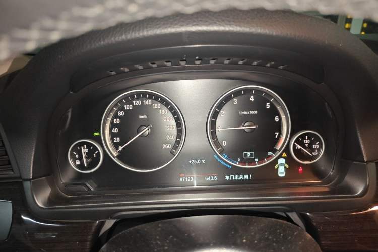 Used BMW 5 Series 2014 525Li Luxury Design Package Instrument Cluster