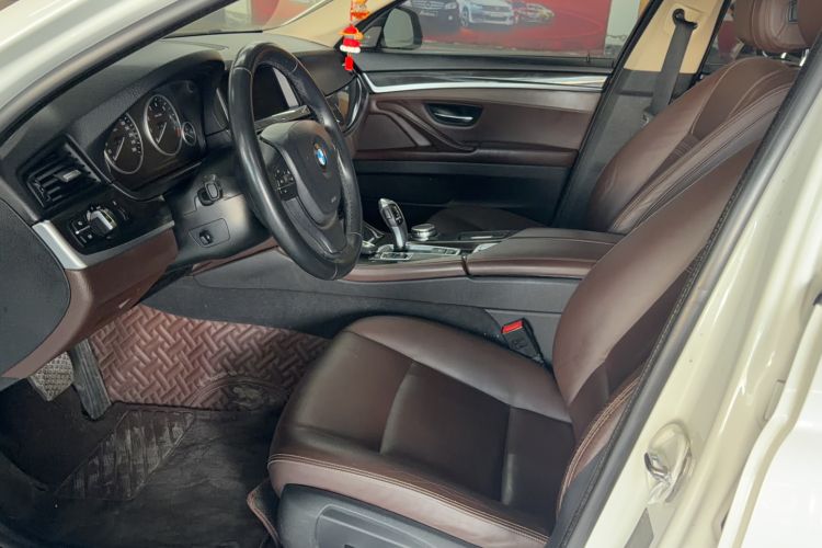 Used BMW 5 Series 2014 525Li Luxury Design Package Interior 1