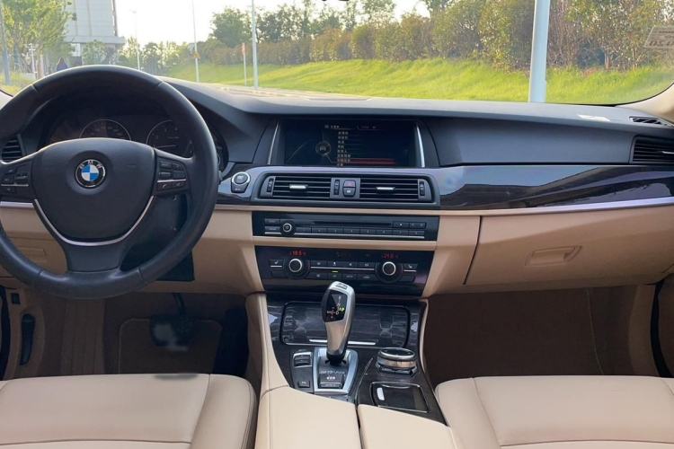 Used BMW 5 Series 2014 525Li Luxury Design Package Interior 1