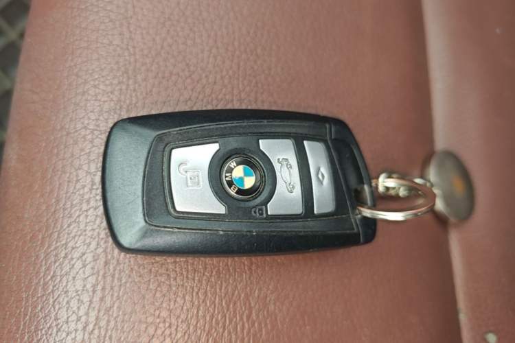 Used BMW 5 Series 2014 525Li Leading Model Interior 1